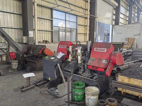 生產設備（下料鋸床）